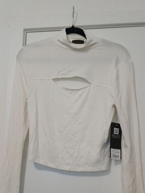 BOLD elements White Long-Sleeve Mock Neck Top with Front Cutout
